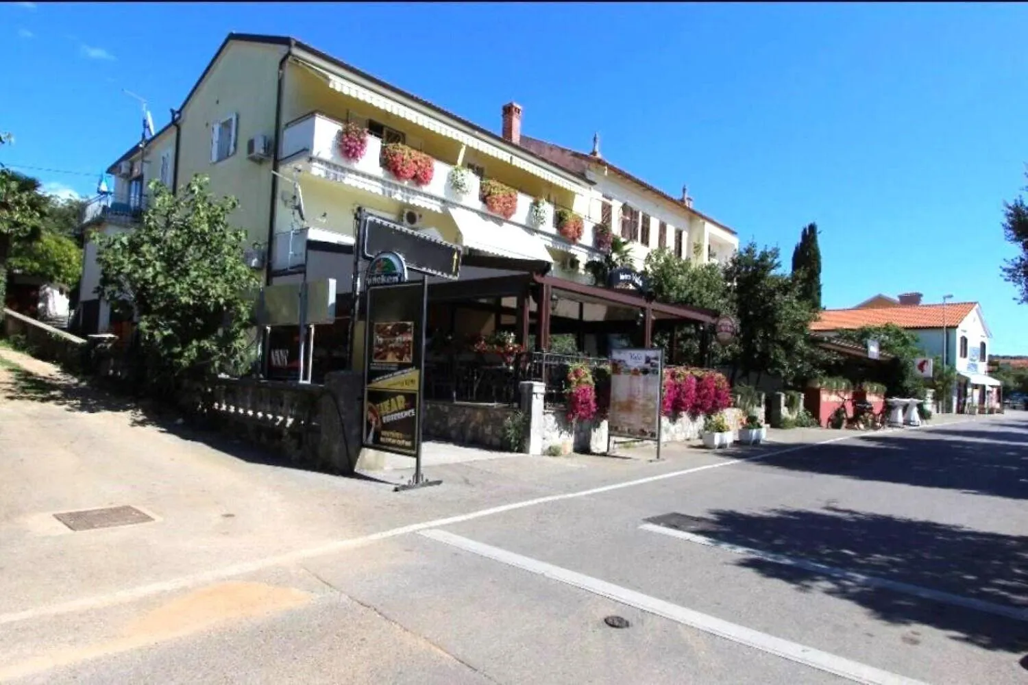 Apartment Neo - 100M To The Beach
